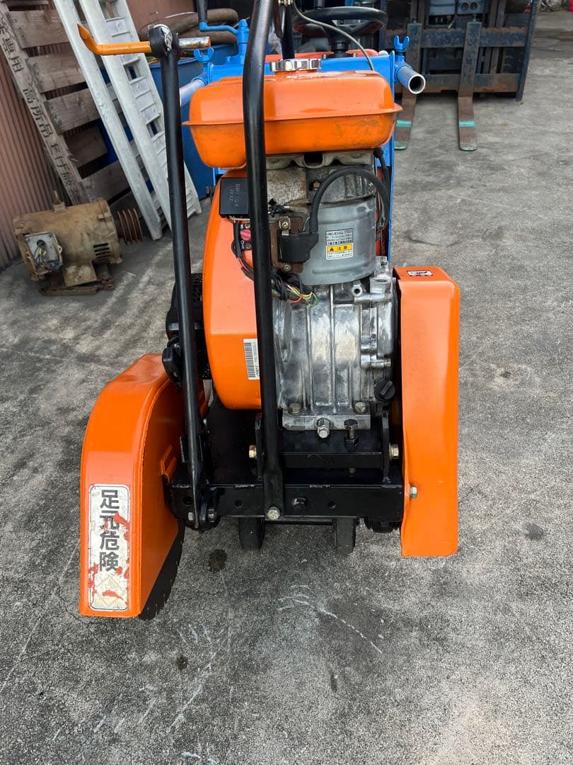 ミカサ コンクリートカッター MCD-216DX エンジン式 工事 現場