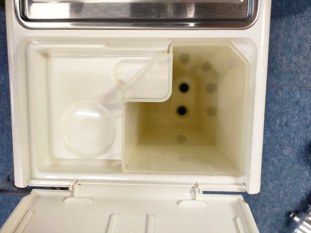 デロンギ エスプレッソ・カプチーノメーカー ECP3220J-W