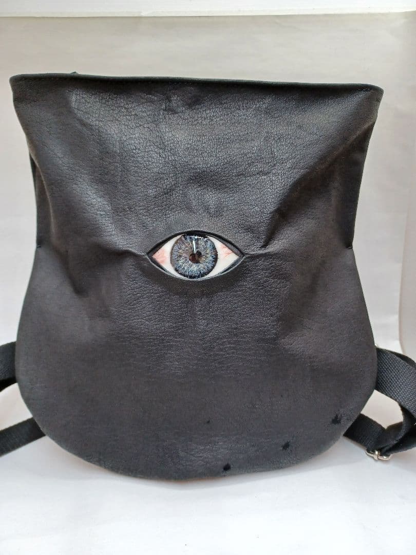 一つ目玉の柔らかリュック