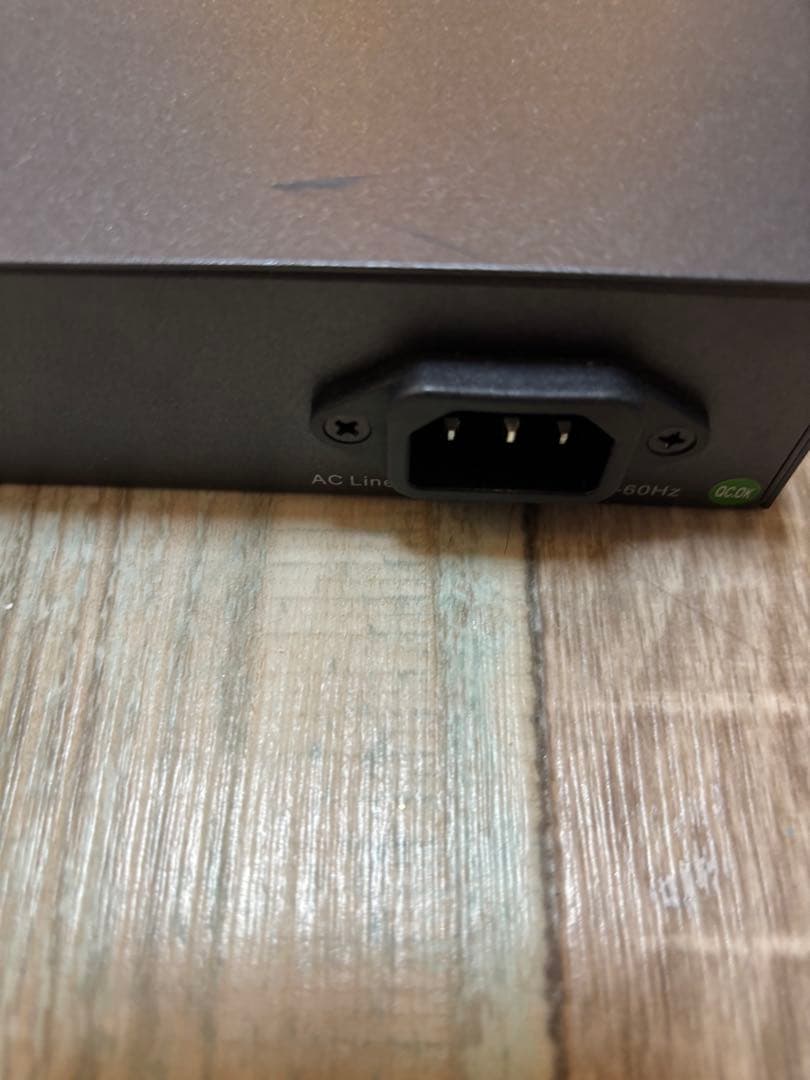 VIVOTEK AW-GEV-104A-130 8ポート por スイッチ