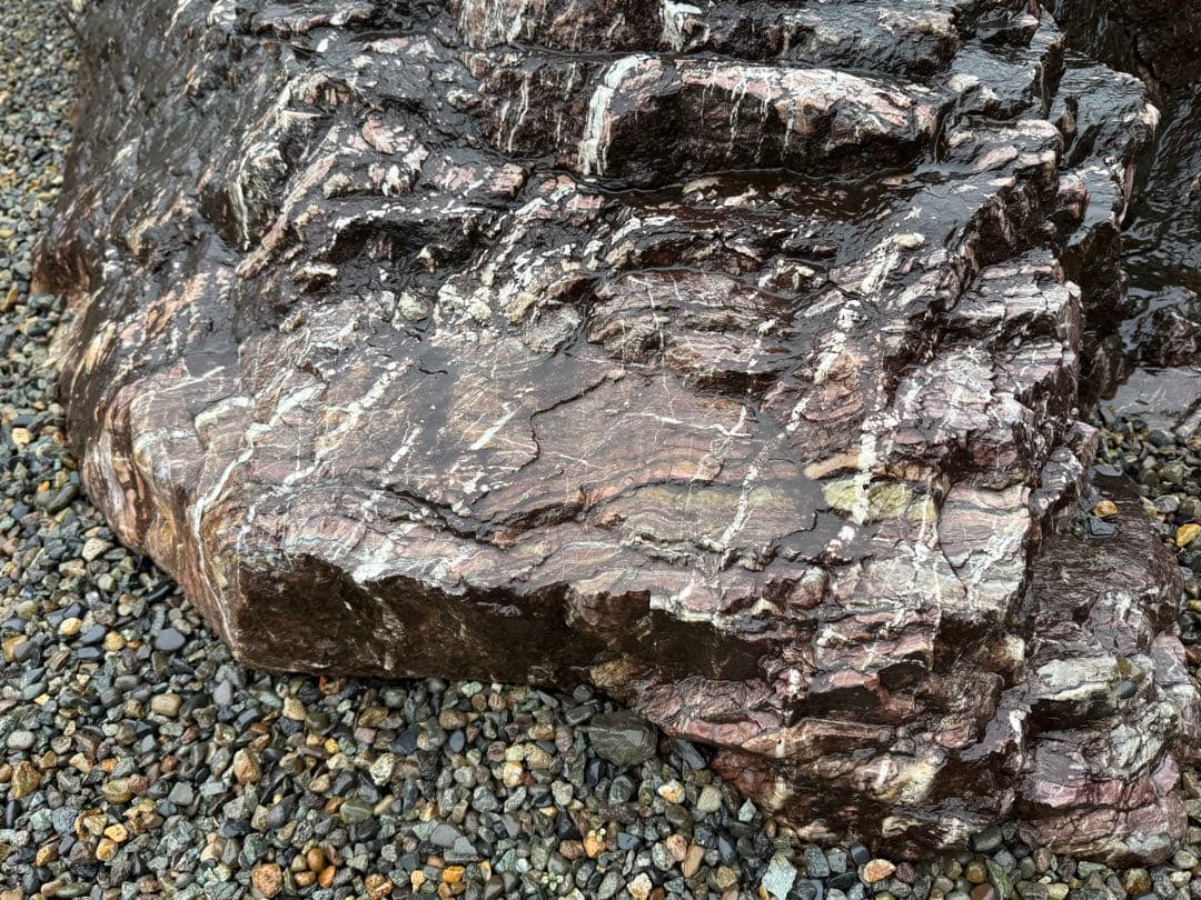 三波石(赤三波)