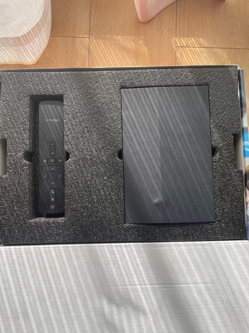 Anker NEBULA cosmosフルHDプロジェクター 本体