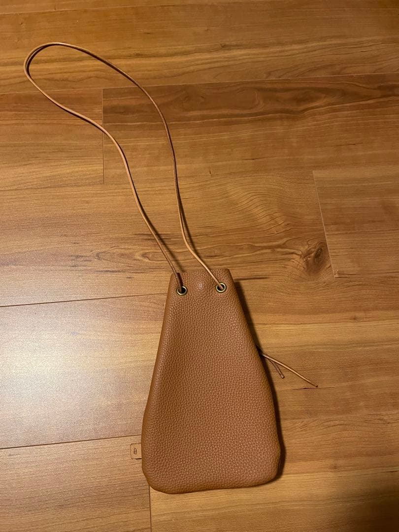 リキナナ スタンダードカリフォルニアButton Worksレザーポーチ