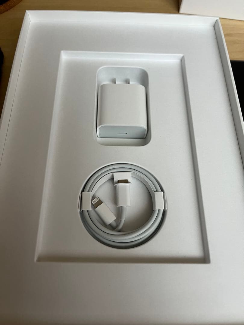 iPad 第9世代　スペースグレー 64GB