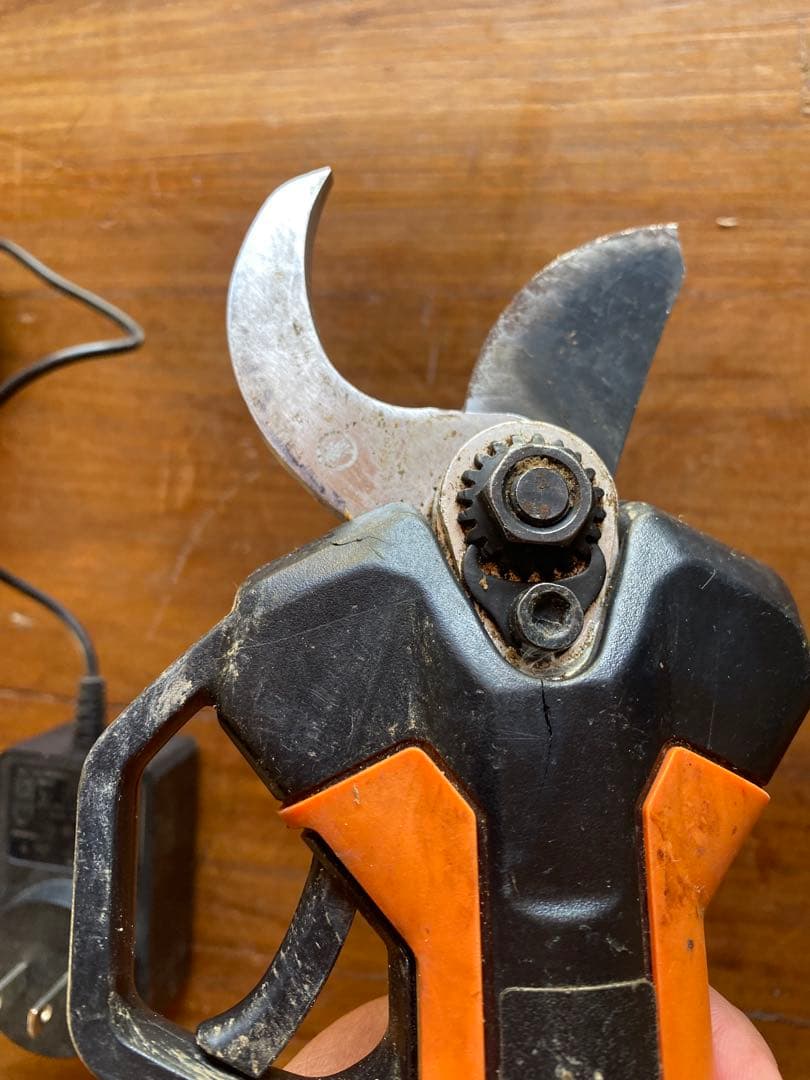 Kebtek 電動剪定はさみ KT993 割れあり