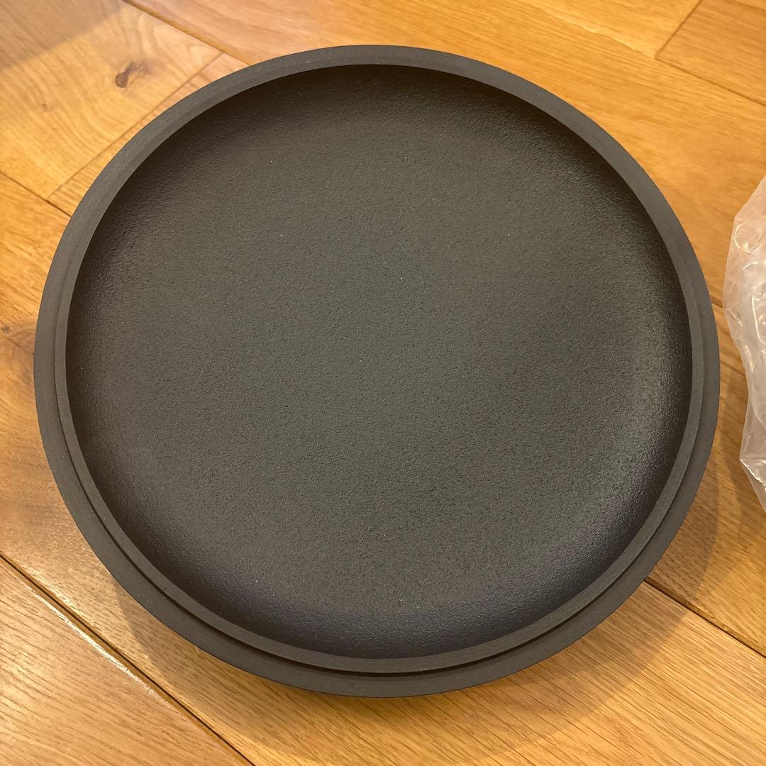 【新品】定価33,000 OIGEN 鋳鉄鍋 蓋付き 直径22cm キャンプ