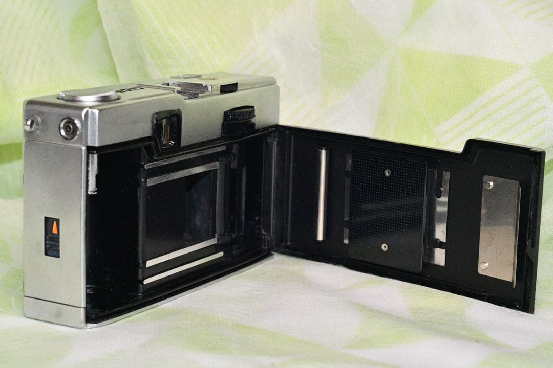 《動作品》OLYMPUS-PEN EED a359