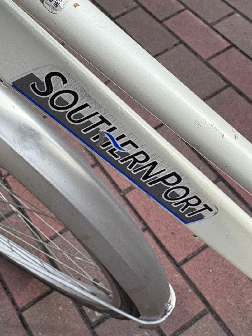 新品サドル/グリップ/ペダルの オートライト軽快車(27㌅)お届け出来ます。