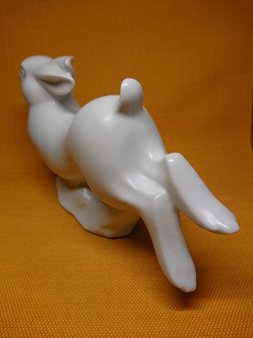 【美品】ウサギ　兎　白兎　陶器　置物　インテリア　工芸品　美術品　A1683