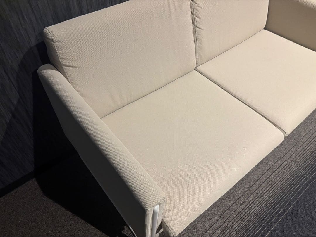 IKEA VACKERBY ヴァッケルビー 2人掛けソファ　コンパクトソファ