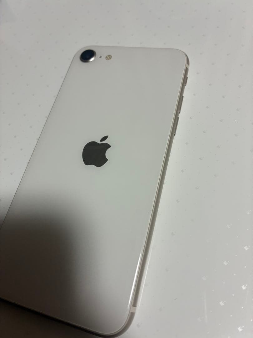 Apple iPhone SE3ホワイト