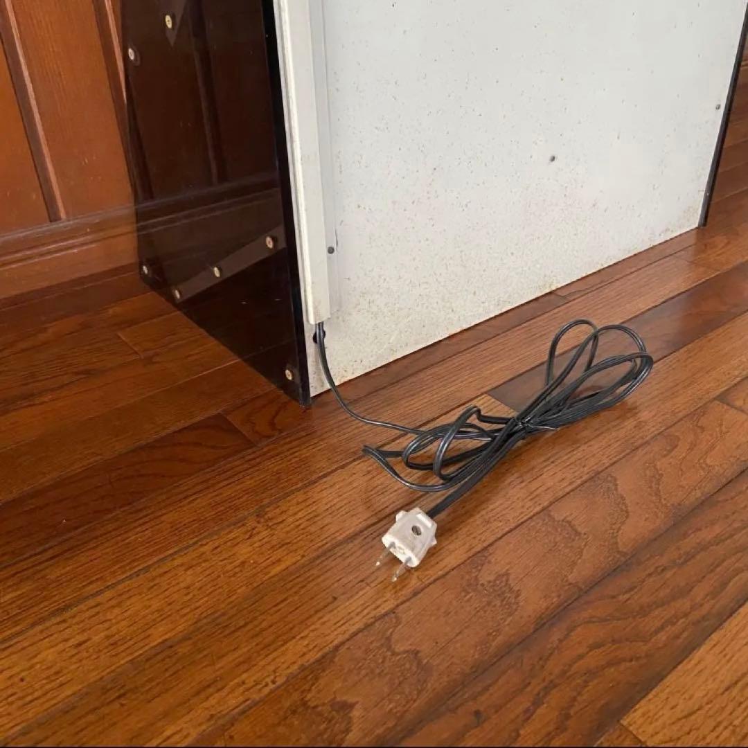 貝印　店舗什器　テーブルウェア　ショーケース　照明付き　点灯します