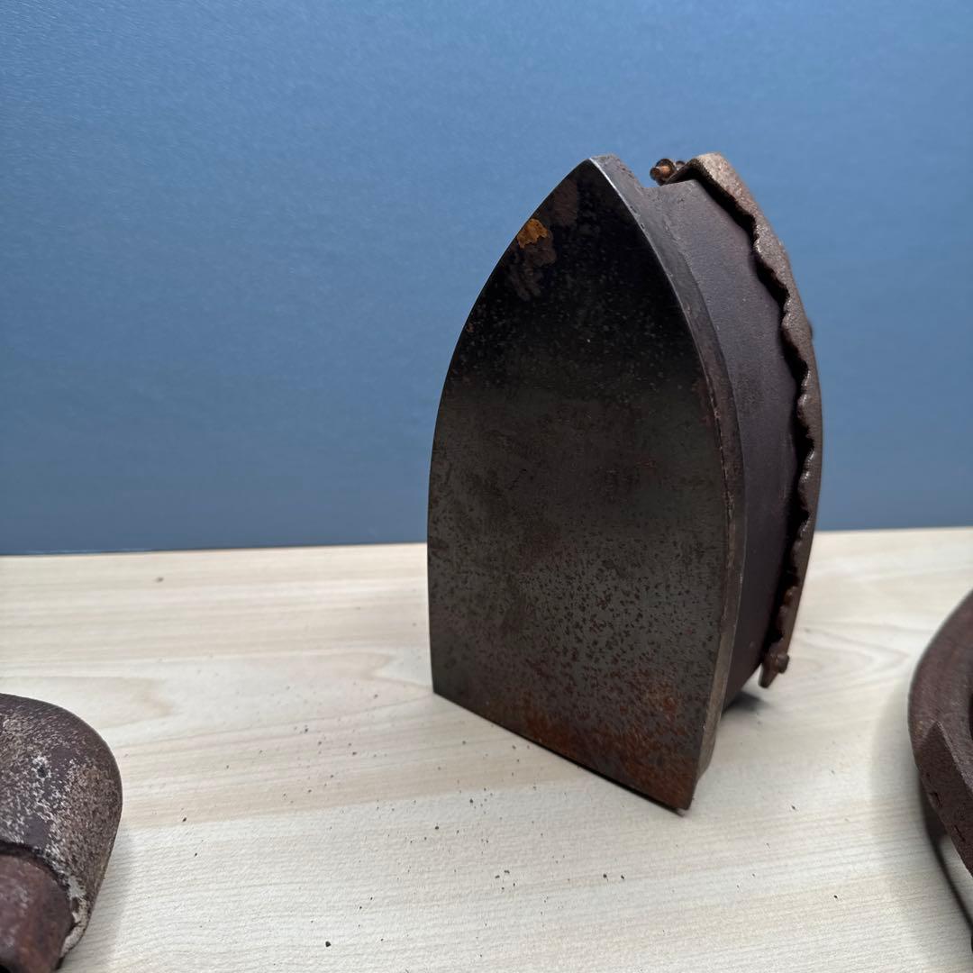 古い鉄アイロン 煙突付き