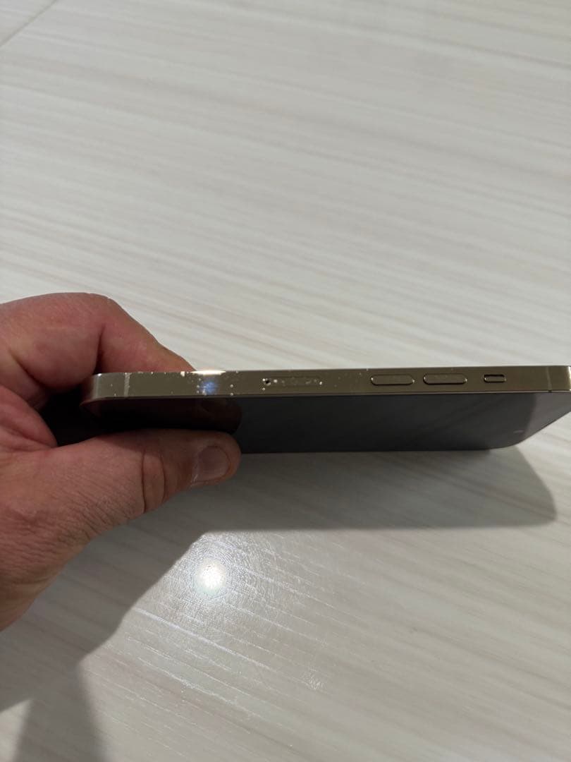 Apple iPhone 14 Pro ゴールド