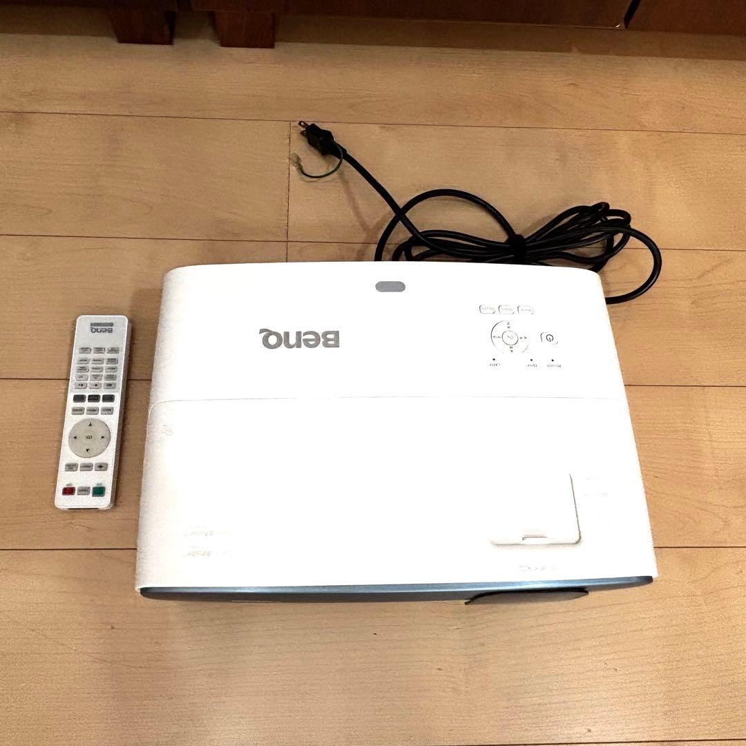 BenQ　4Kプロジェクター　TK850　242時間　高輝度　リモコン付き