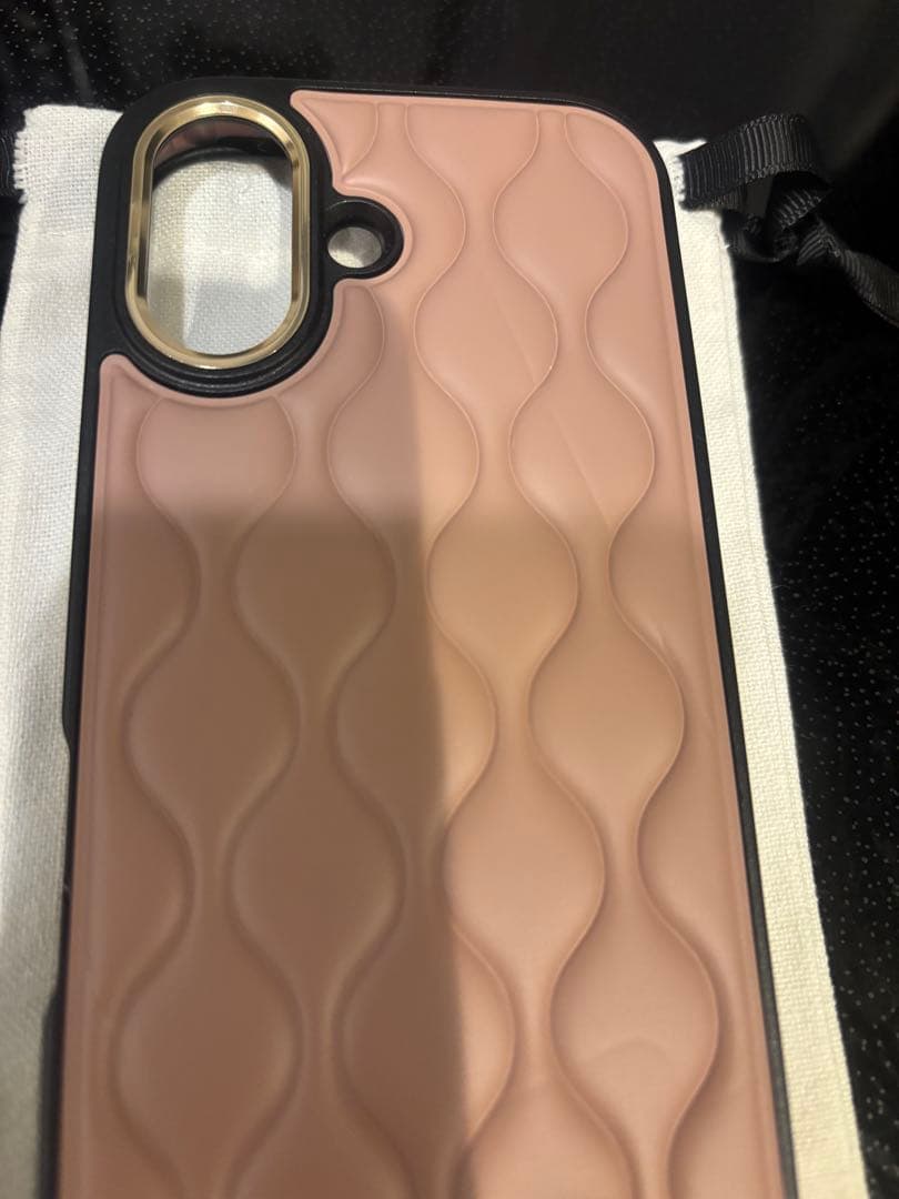 新品　未使用✨BURGA iPhone 17 ケースDemure ゴールド