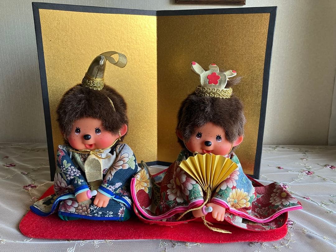 モンチッチ　雛人形セット　 金屏風付き　着物の柄が素敵です