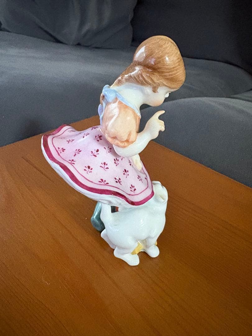 Herend ヘレンドフィギュリン 陶器人形少女と猫