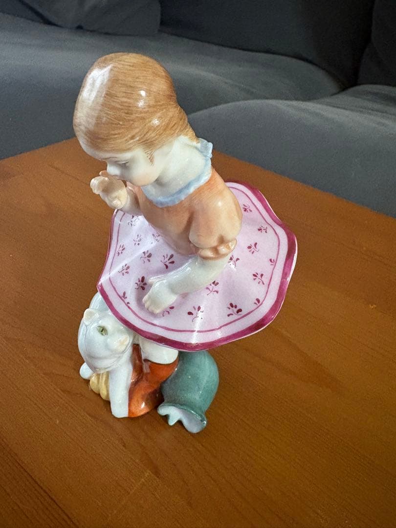 Herend ヘレンドフィギュリン 陶器人形少女と猫