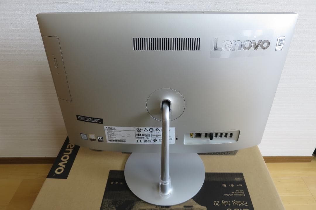 Lenovo　一体型デスクトップPC　AIO 520　Windows11