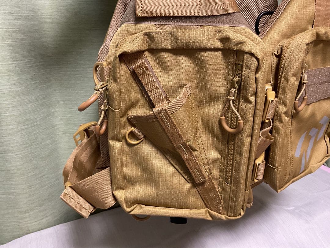 Daiwa ダイワ ライトフロートゲームベスト DF-6421 ベージュ