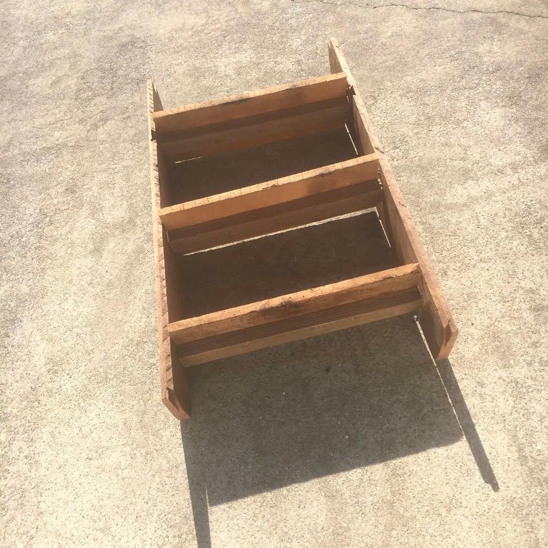 ジャンクガーデン　ラダーシェルフ　3段ラック　木材　古材　シャビー