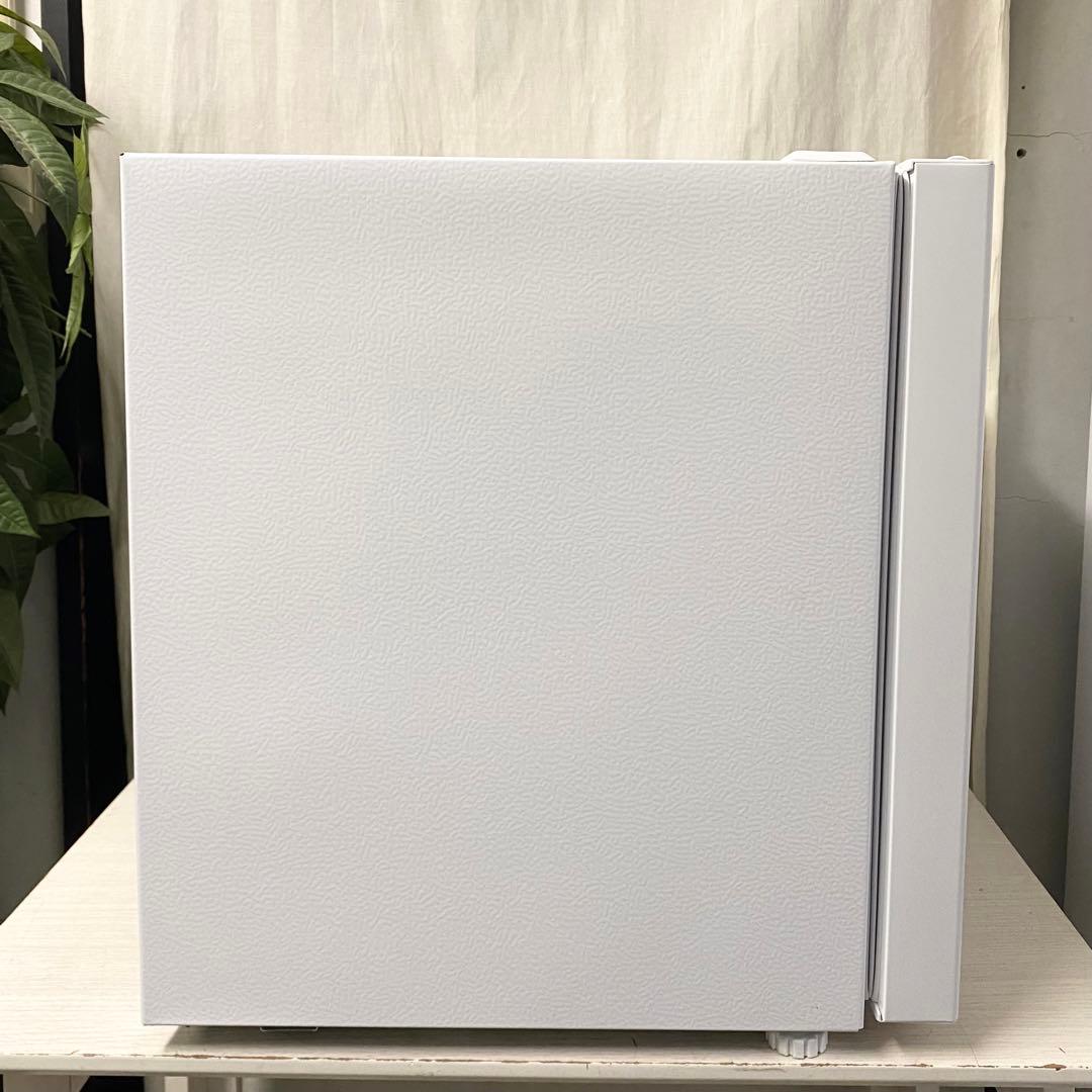 美品！飲み物をいれておくにはちょうどいいキューブ型！1ドア冷蔵庫46L