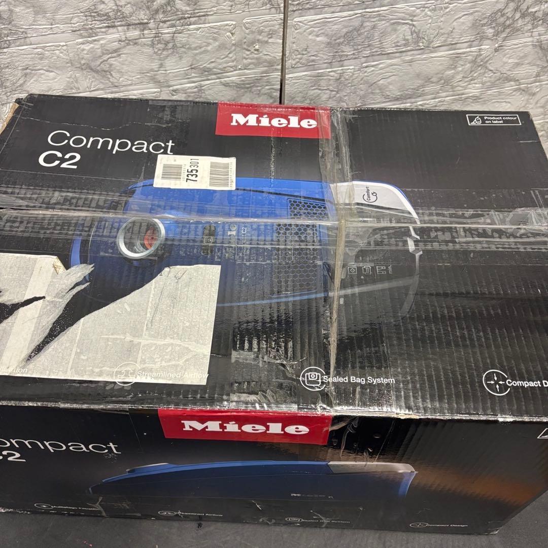 42　未使用品　ミーレ　掃除機　オータムレッド コンパクトc2　送料無料