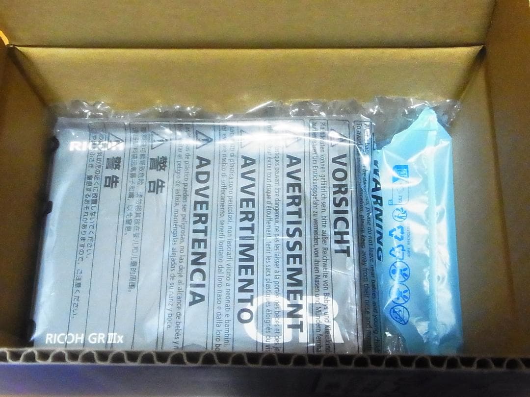 RICOH　GR Ⅲx　新品未開封　リコー　GR3x　カメラ　3年保証　GRⅢx