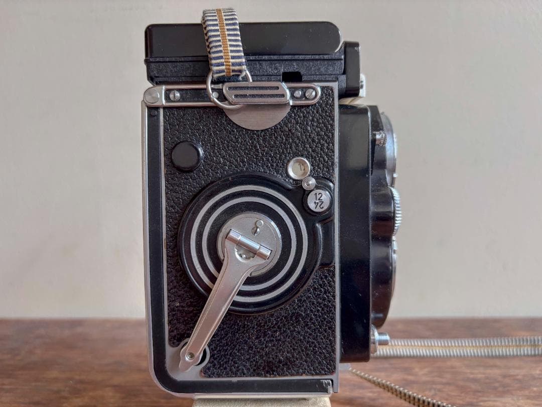 値下依頼お断り　ローライフレックス　プラナー７５ミリ　F3.5　実働品　機関良好