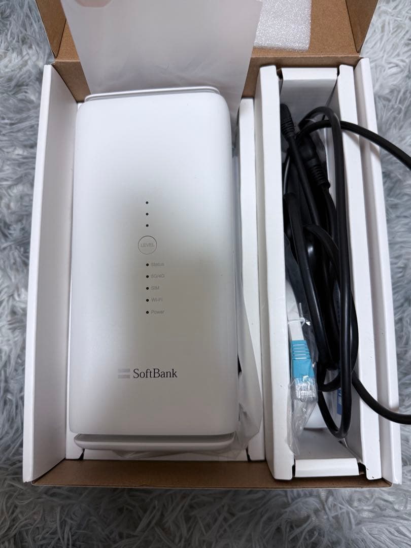 SoftBank Air 5G 本体と付属品