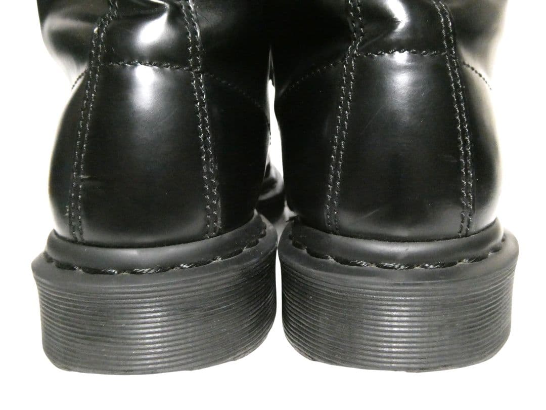 シーズン限定モデル！激安！単色モデル！ドクターマーチンUK7モノブラック8ホール