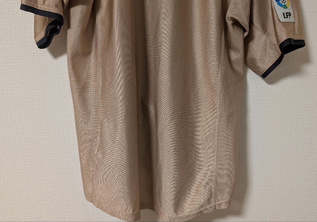 01-02 バルセロナ アウェイユニフォーム