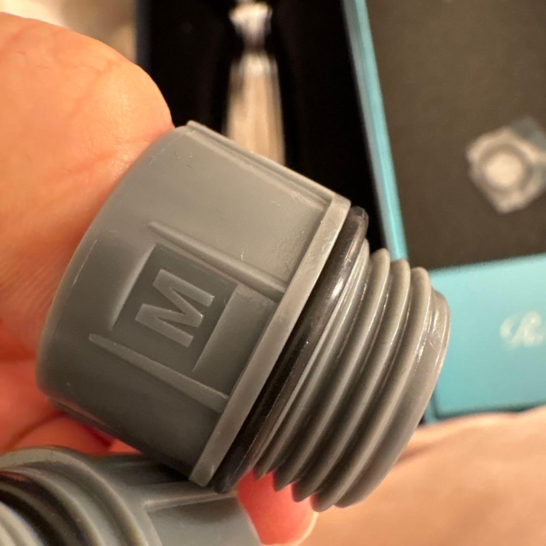 メデュラ超音波アイロン　リファ　ReFa 曲線デザイン シャワーヘッドセット売り