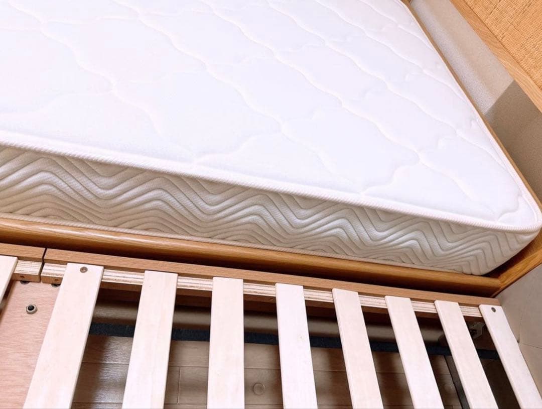 （直接引き取り可）ベッドフレーム　セミダブル　unico SOLK