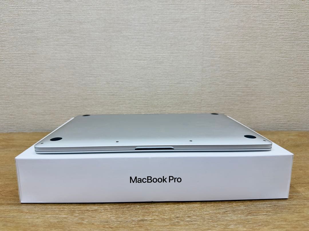 美品MacBook Pro 【MacOS 2023年／512GB／Office付