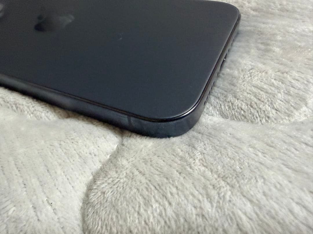 Apple iPhone 15 Pro 本体 128gbケース4個付き