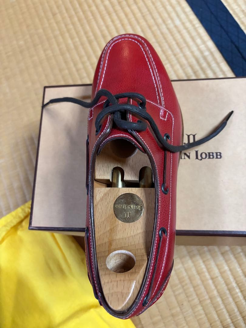 ジョン ロブ 赤 デッキシューズ