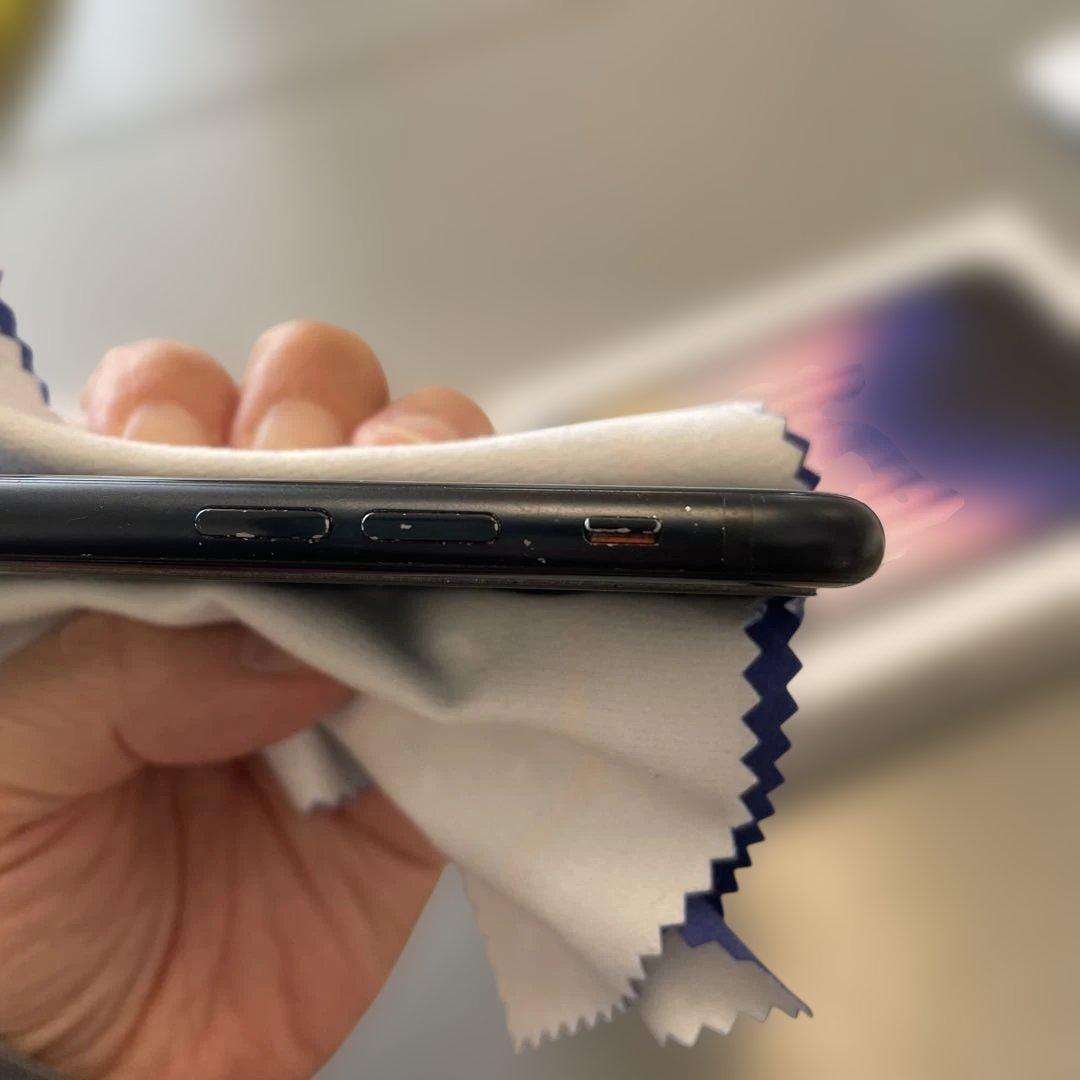 iPhone SE 第3世代　黒　iPhone se