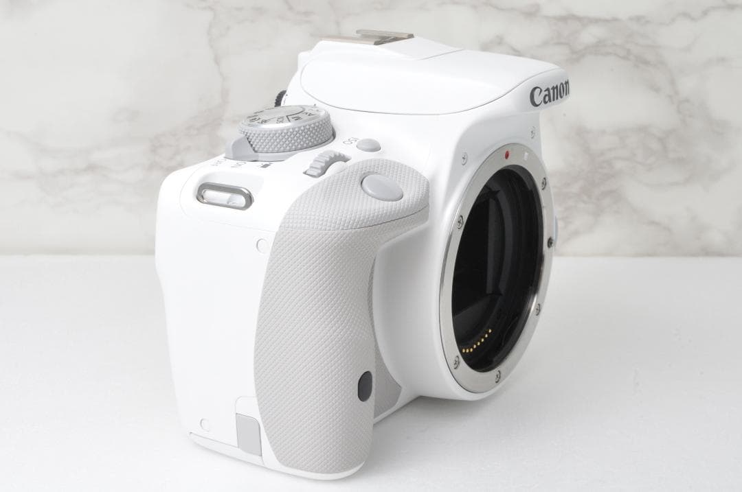 美品 Canon EOS Kiss X7⭐️ショット数1381 ホワイト