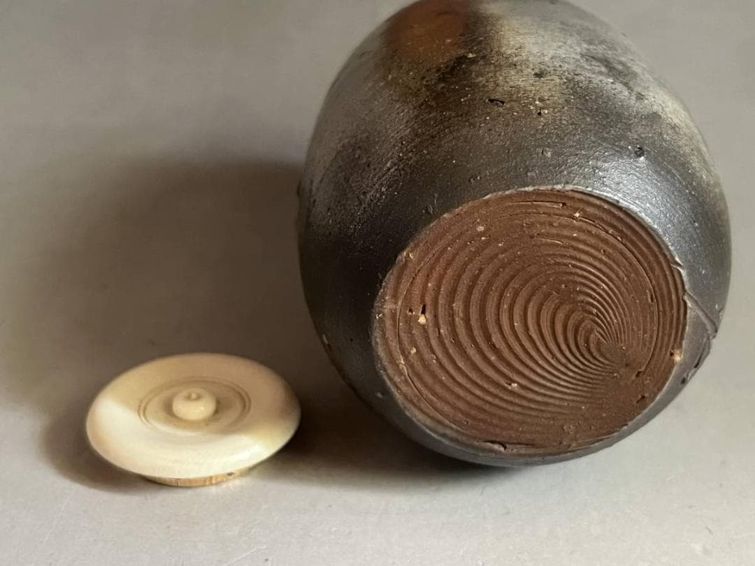 茶入れ■備前焼き 肩衝茶入 仕覆 共箱付 茶壷 信峰？お茶道具 時代物 骨董品■