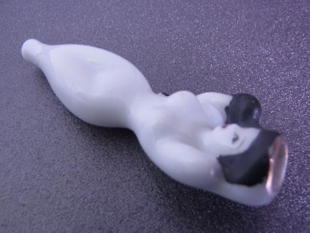 珍品！　裸婦　煙管　キセル　白磁　磁器　パイプ　喫煙具　遊郭　美人　古美術　昭和