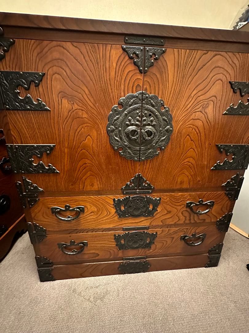 岩谷堂箪笥　南部鉄器