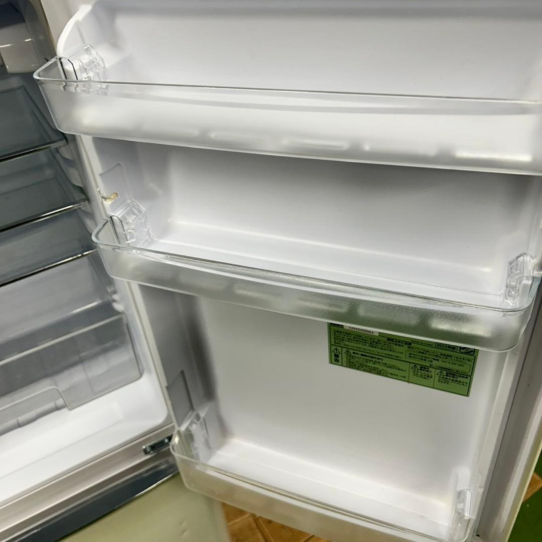 713 2023年製　レトロデザイン　冷蔵庫　単身用　130L 小型　一人暮らし