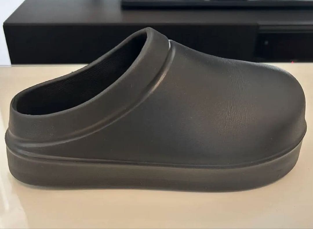 ほぼ新品Racbaki(らくばき)レディースサボ　ブラックXS~22.5㎝