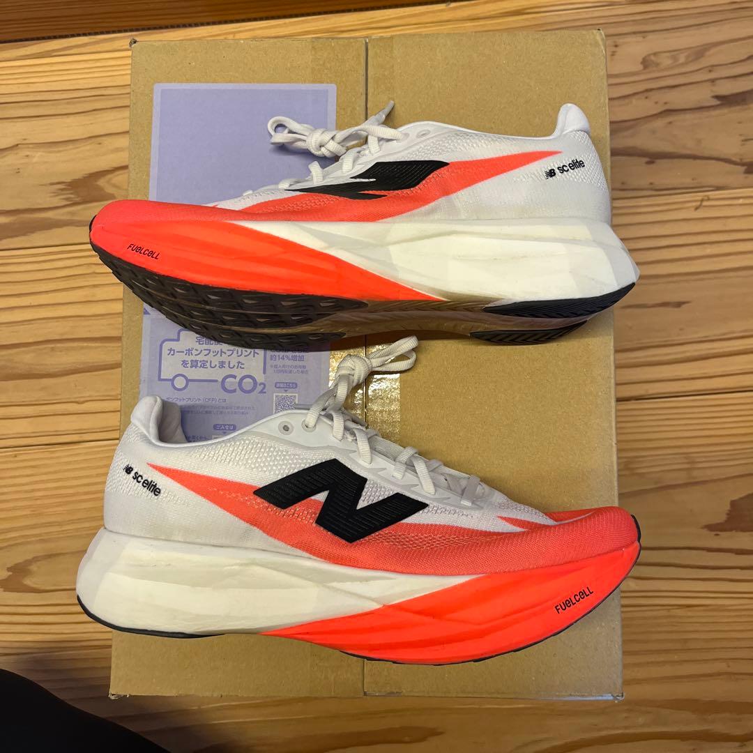 【美品】ニューバランス　フューエルセル　スーパーコンプ　エリートV5