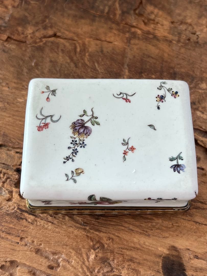 ヨーロッパのアンティーク小箱