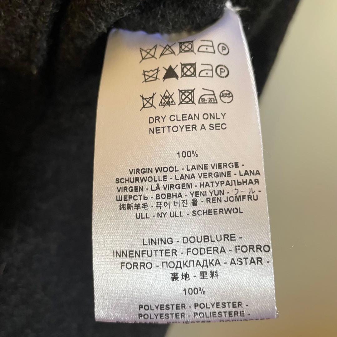 ハリスワーフロンドン　雰囲気のあるコート