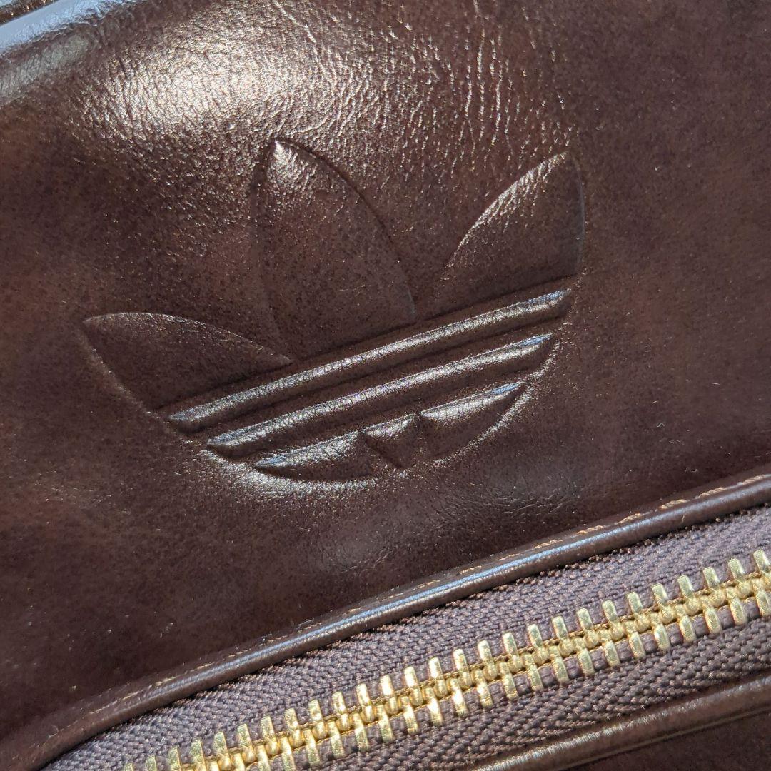 大人気　adidas 　RETRO ARCH　ダークブラウン ショルダー