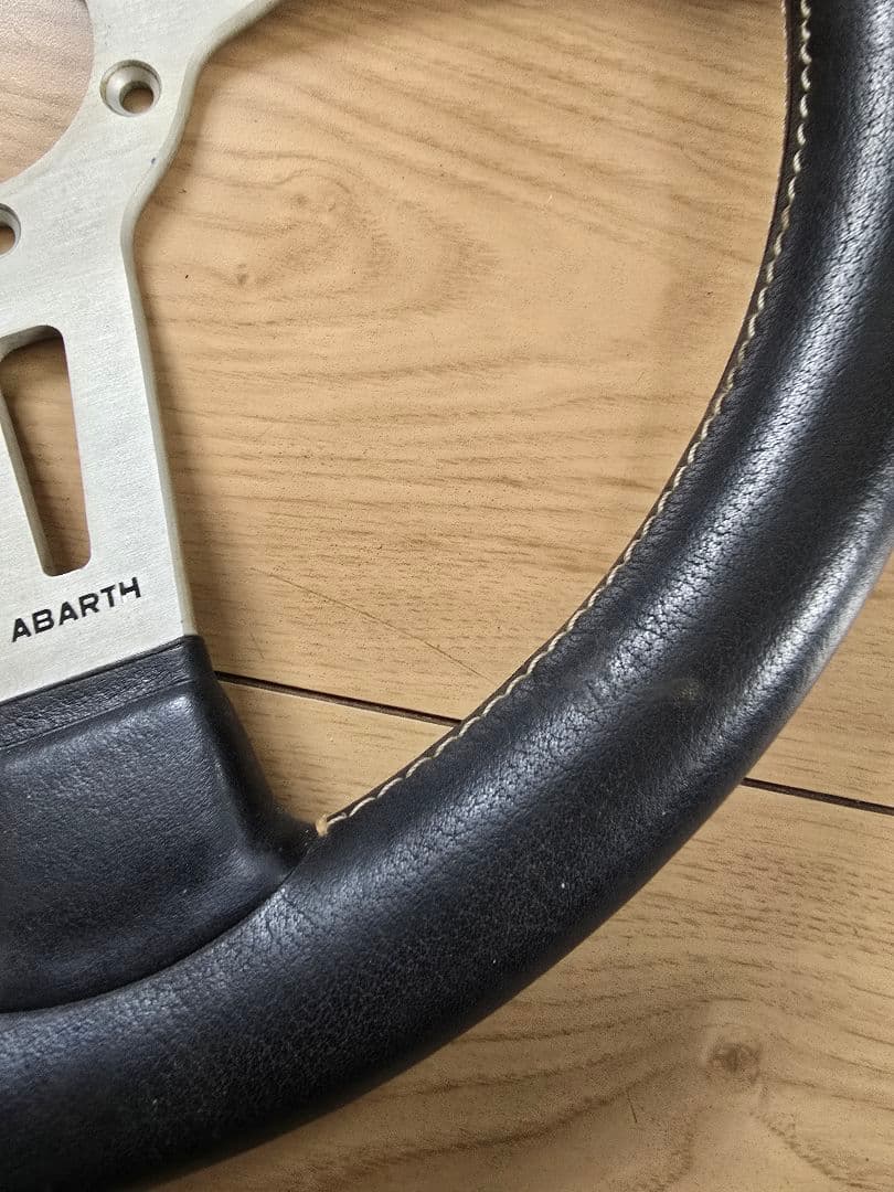 ABARTH 旧車ステアリング 本体　イタリア製